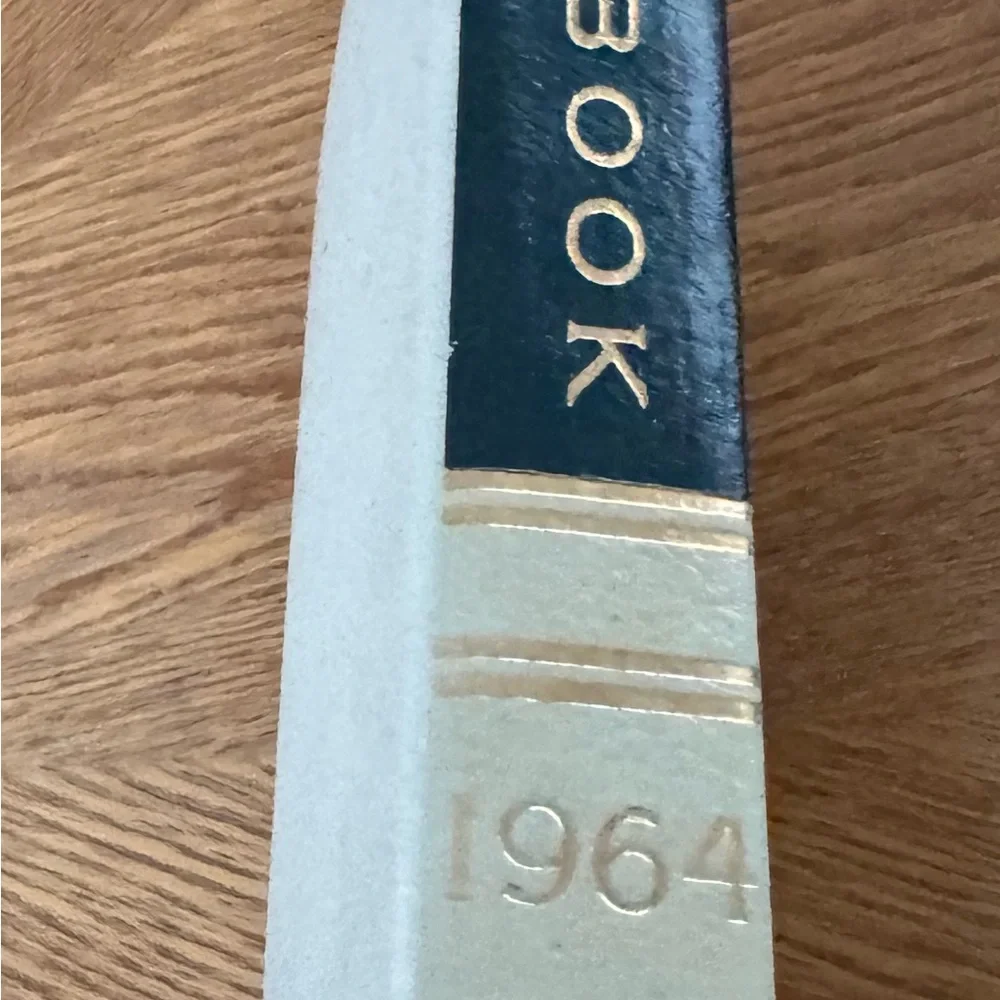 The World Book Year Book 1964 - Black and White Edition